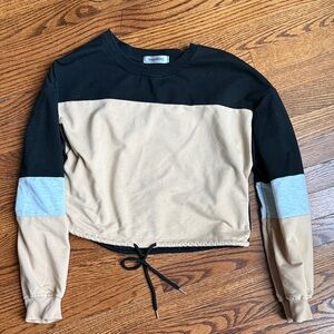 Stylish Colorblock Crew Neck Sweater - Black, Tan, and Gray